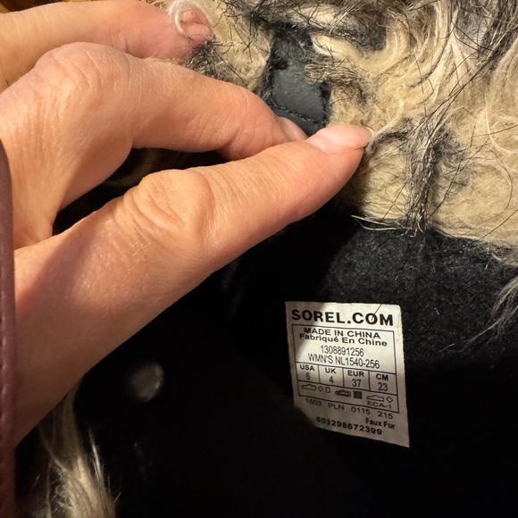 Sorel Black and Cream thick leather Fur-Lined Boots size 6 - Picture 10 of 10